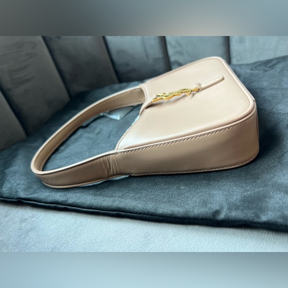 YSL Le5 A7 Hobo Bag in Rosy Sand - Picture 6 of 15